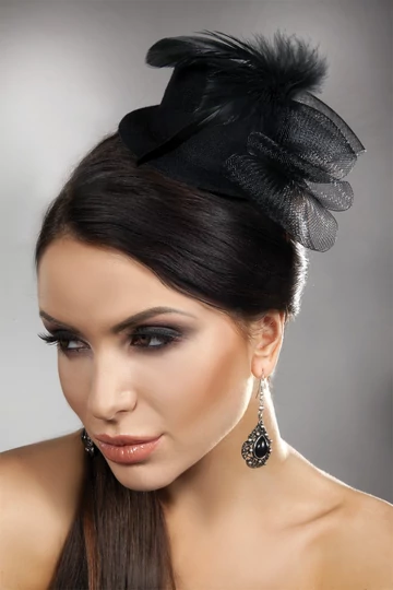 Livco Corsetti Model 18 dekoratív fekete mini kalap kep